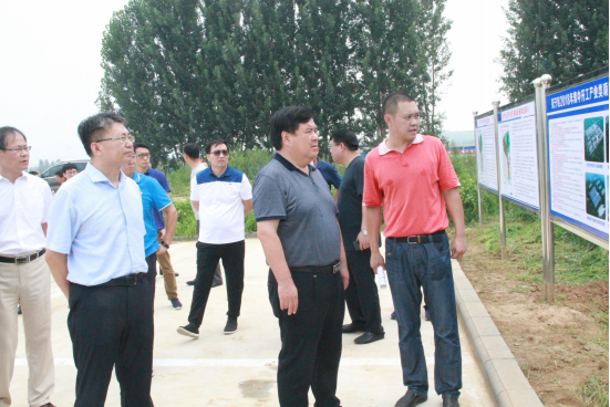 Mayor Zhang Ruishu inspected Qinhuangdao Seiko Green Building Company and listened to the report on the construction of the project (Figure 1) Mayor Zhang Ruishu inspected Qinhuangdao Seiko Green Building Company and listened to the report on the construction of the project (Figure 1)